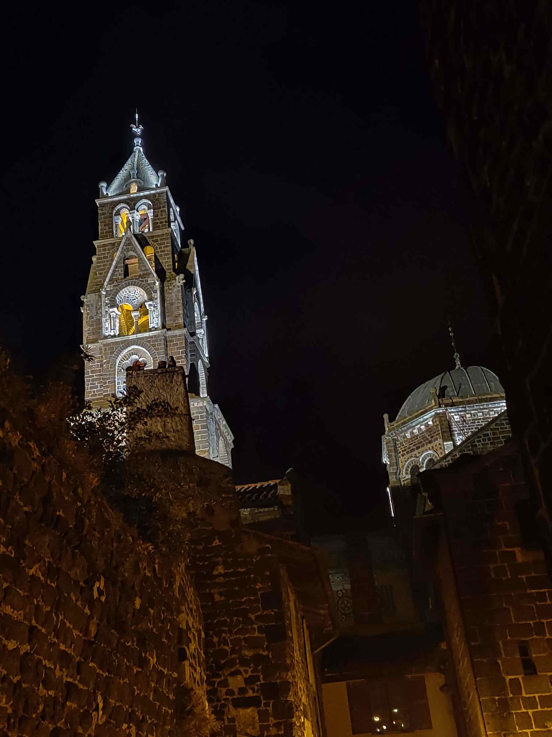 Catédrale du Puy en Velay de nuit