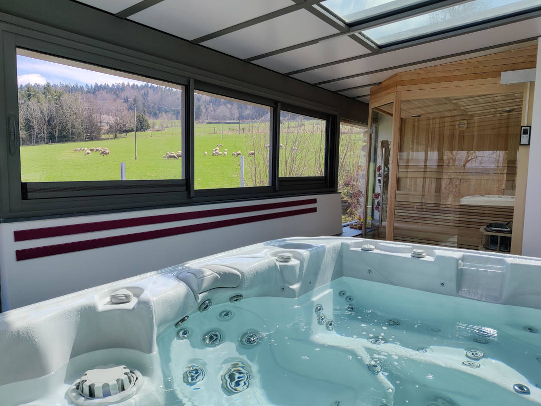 Veranda avec la vue sur le Jacuzzi